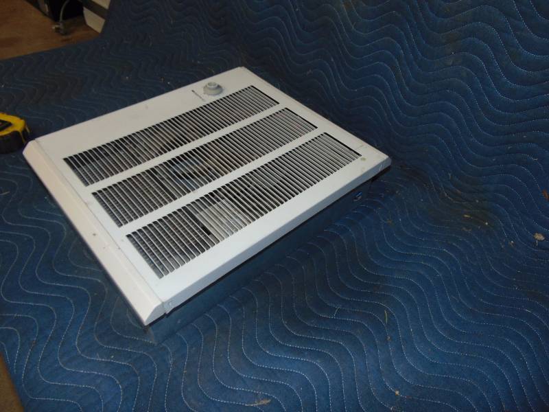 lot 20 image: Wall Heater