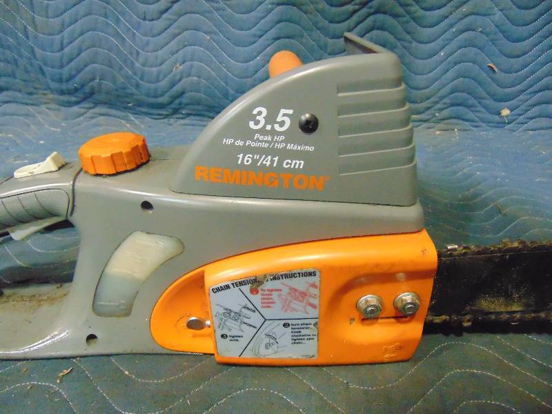 lot 24 image: Remington 16 Electric Chainsaw