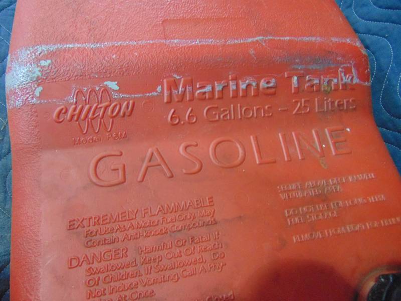 lot 38 image: Plastic Boat Gas Tank