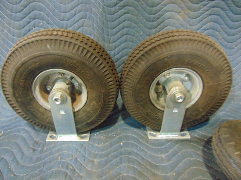 lot 41 image: (4) Pneumatic Tire Set