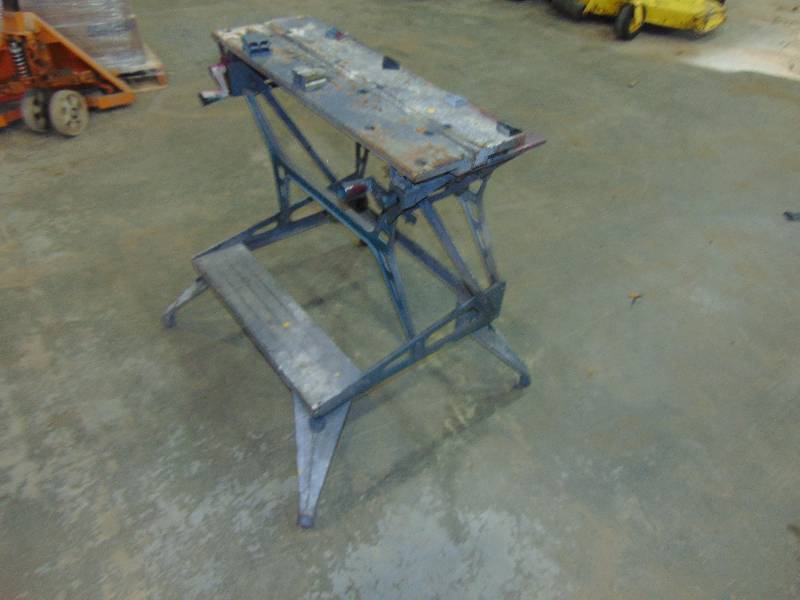 lot 58 image: Portable Work Bench