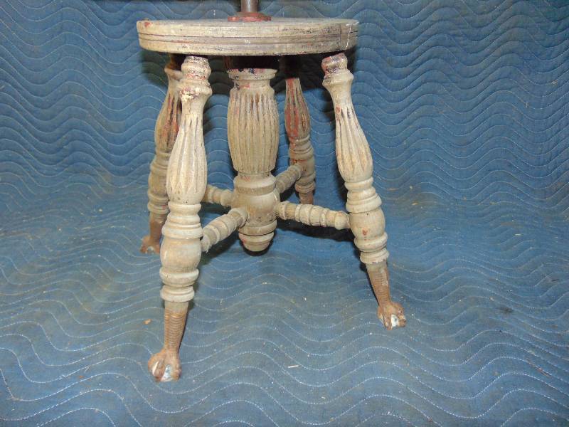 lot 62 image: Vintage Spinning Stool