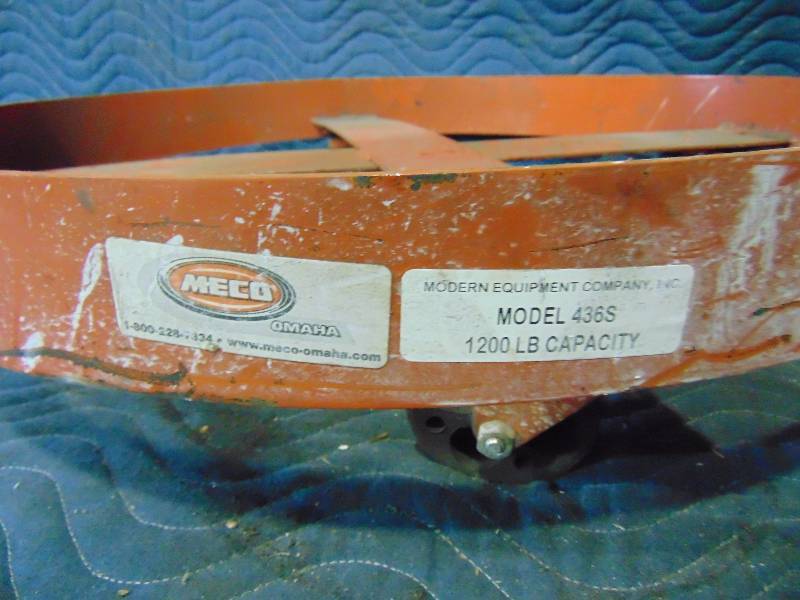 lot 132 image: Round Drum Dolly