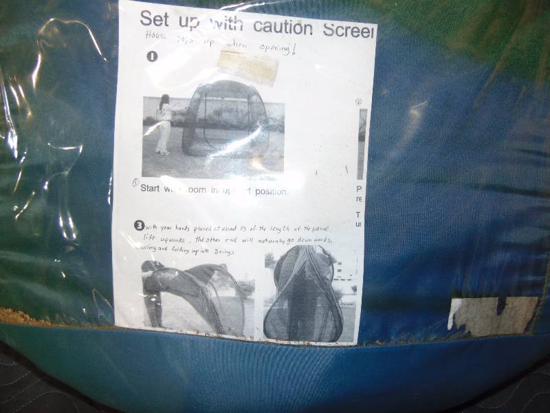 lot 142 image: Pop-up Screen Tent