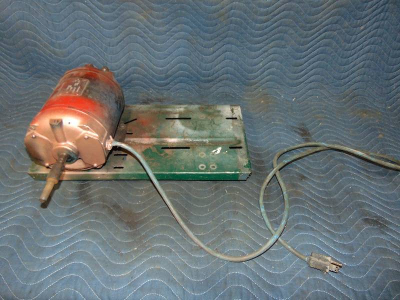 lot 151 image: Electric Motor With Base