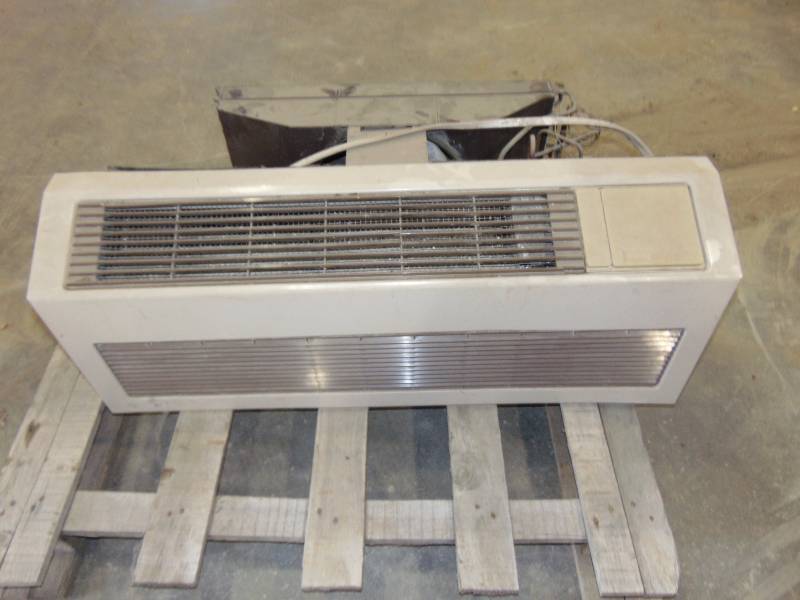 lot 156 image: Hotel Style HeaterAir Conditioner