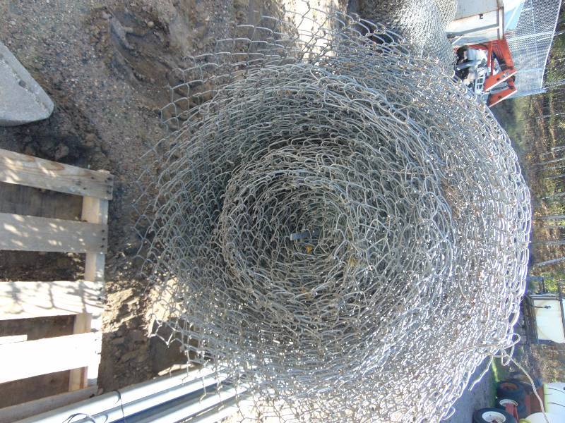 lot 183 image: 200 Chain Link Fence