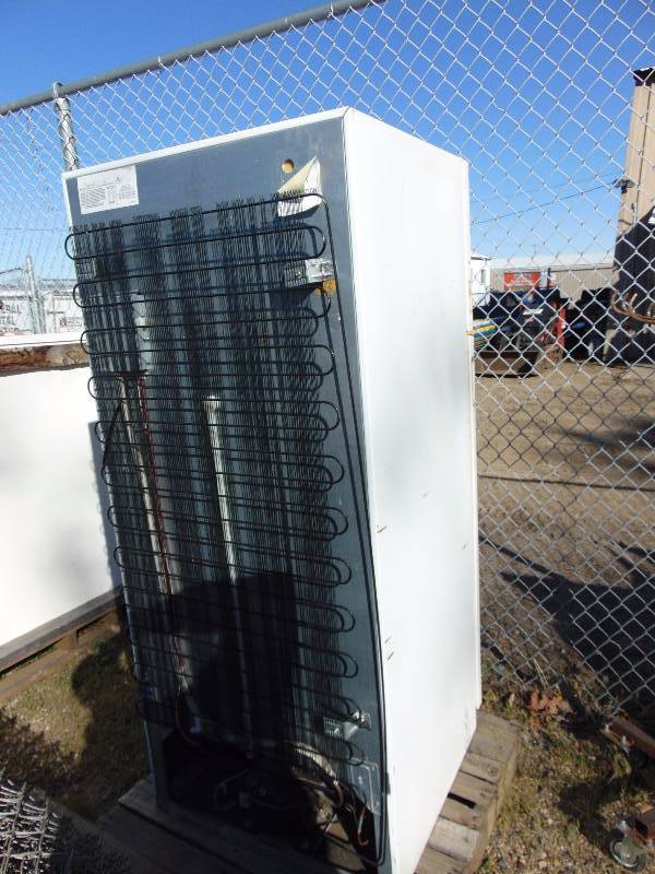 lot 187 image: Garage Fridge