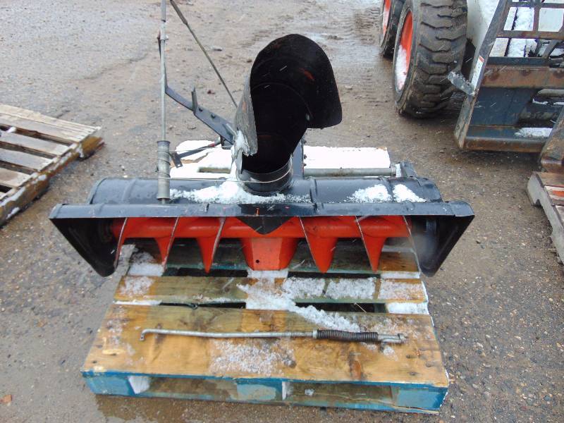lot 207 image: 42 Snowblower