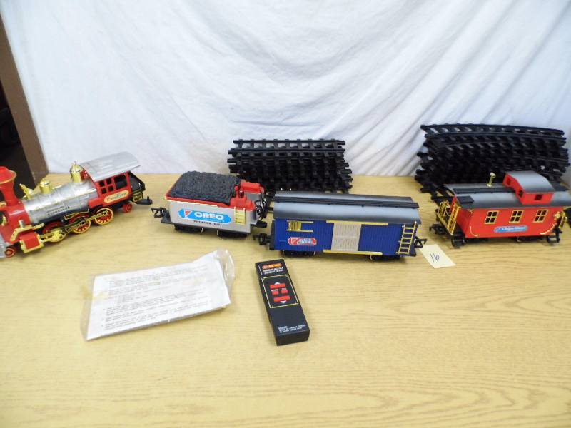 lot 16 image: Toy Train