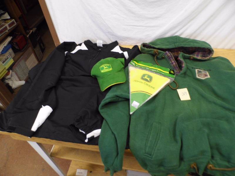 lot 29 image: Frito Lay Pullover - Madera Hoodie - John Deere