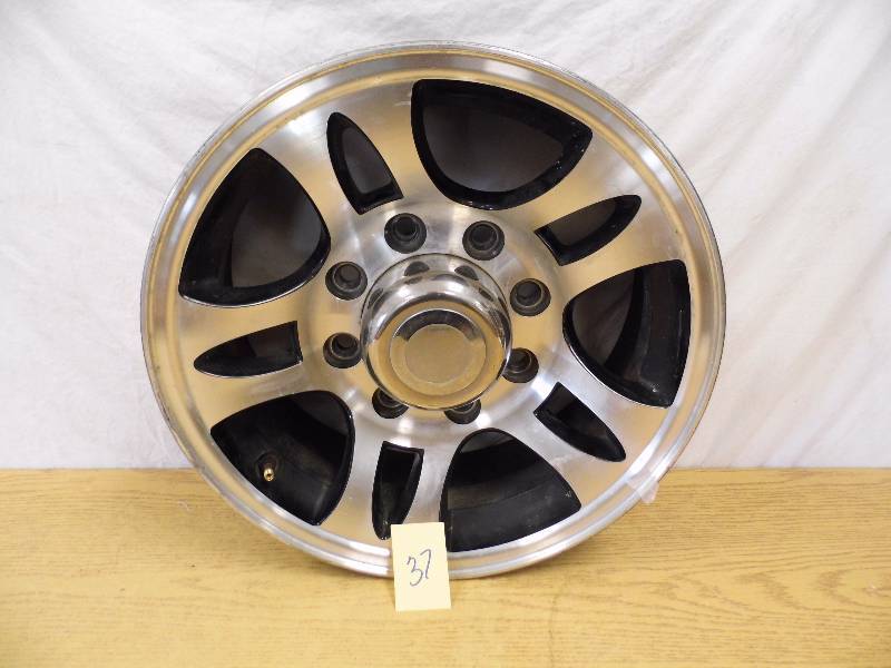 lot 37 image: Rim