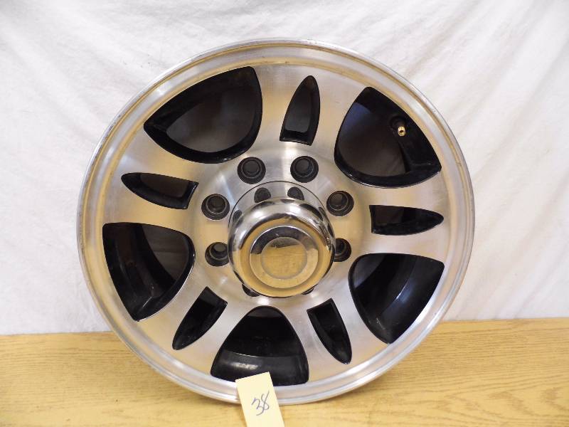 lot 38 image: Rim