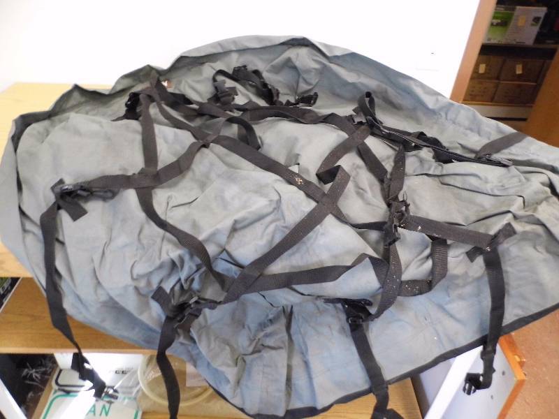 lot 39 image: Cargo Carry Bag - Cammo Bag - Knee Pads