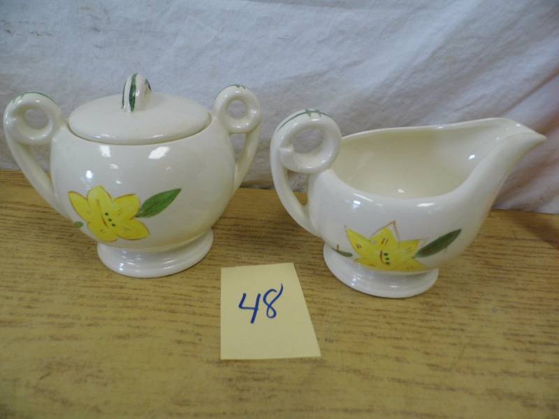 lot 48 image: Red Wing Pottery Cream  Sugar