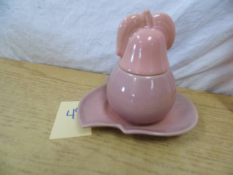 lot 49 image: Red Wing Pottery Pink Pear Condiment Dish