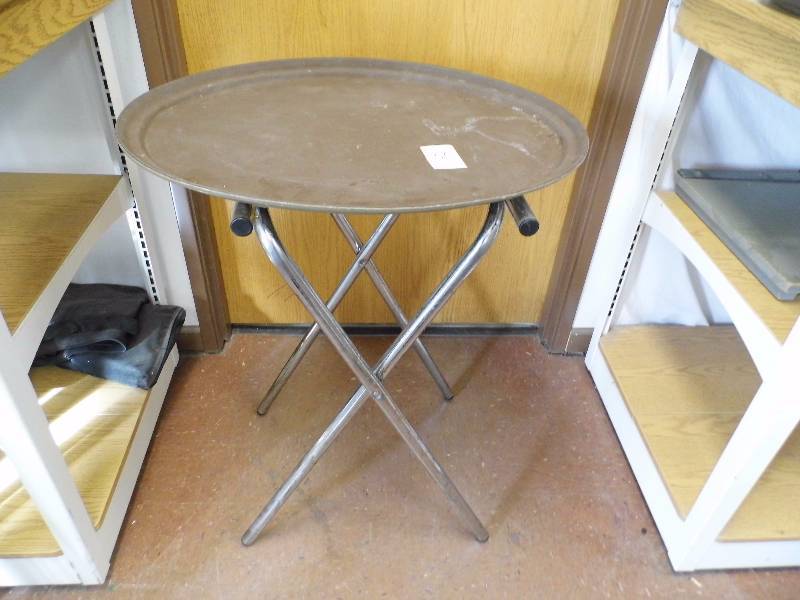 lot 51 image: Serving Trays w Stands