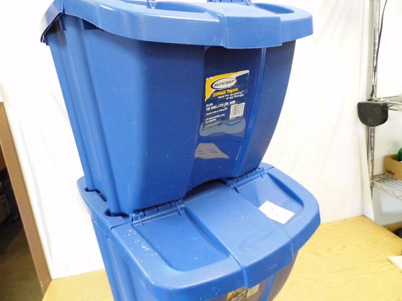 lot 67 image: 2 Suncast Storage Containers