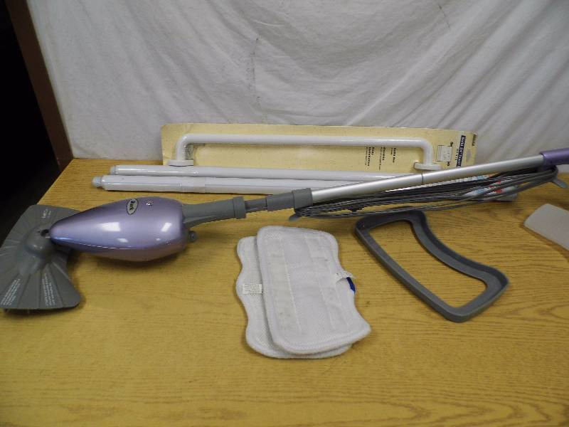 lot 74 image: Shark Mop - Blinds - Towel Bar
