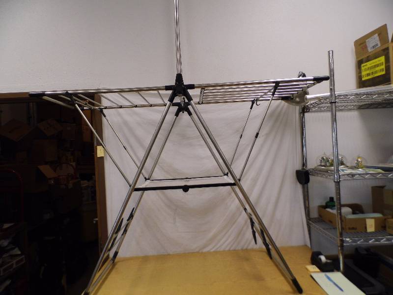 lot 79 image: Deluxe Drying Rack