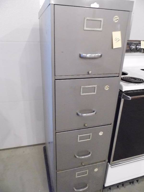 lot 92 image: 4 Drawer File Cabinet