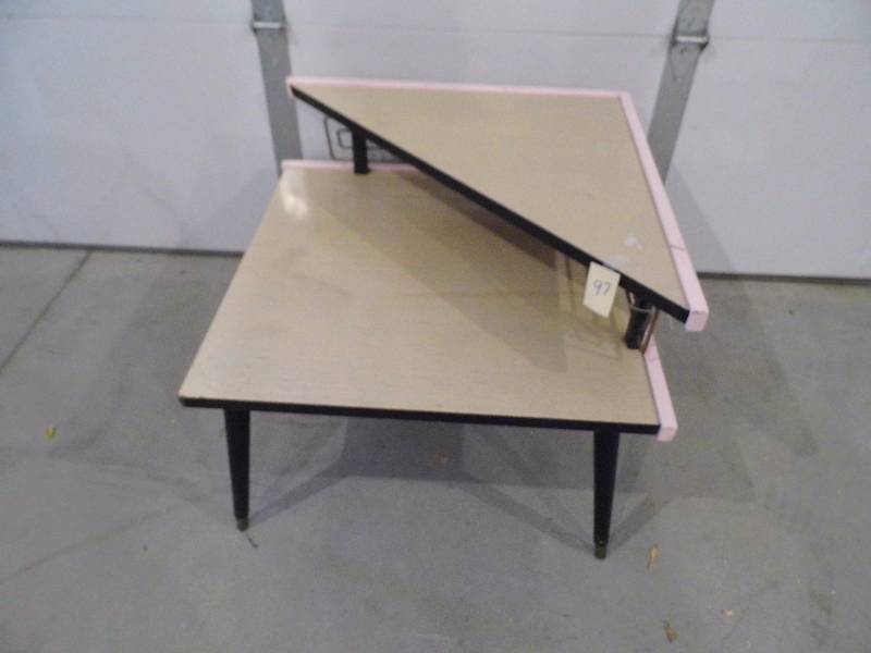 lot 97 image: Retro End Table