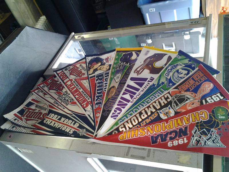 11 Sports Pennants Twins, Vikings, Others