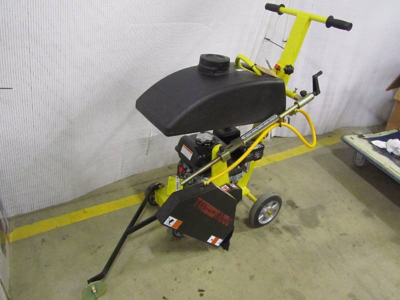 lot 5 image: Tomahawk PMF14 Concrete Saw