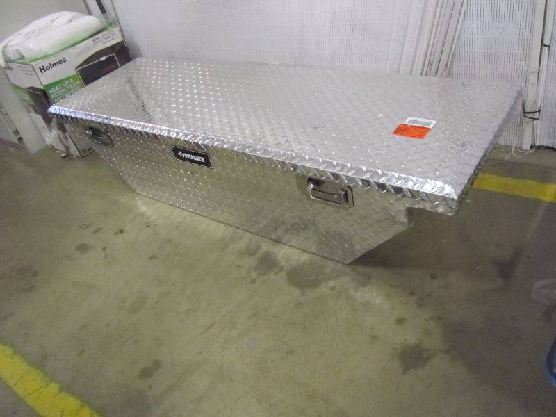lot 39 image: Husky 62 in. Aluminum Polished Mid Sized Low Profile Truck Box