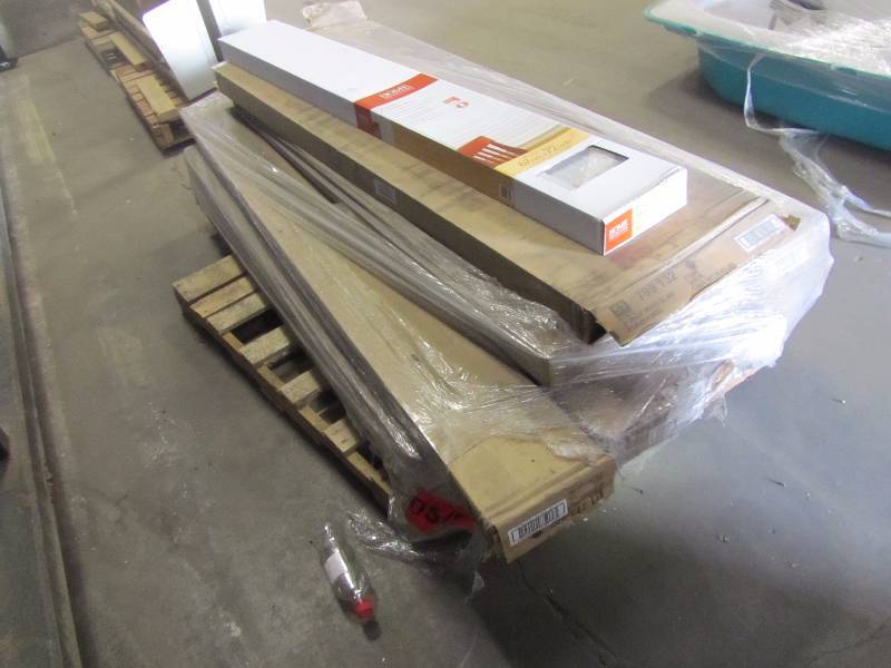 lot 53 image: Misc. windowdoor Blinds