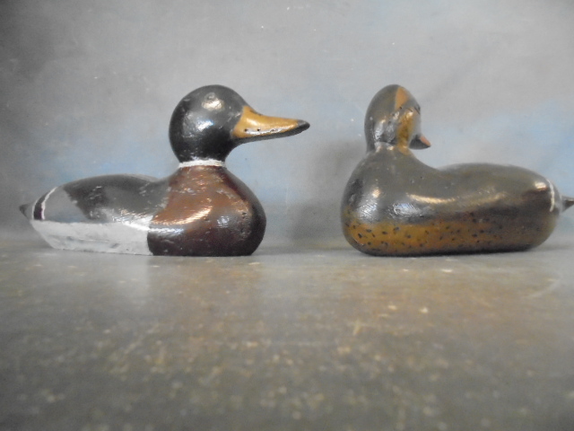 lot 8 image: Mallard Duck Decor