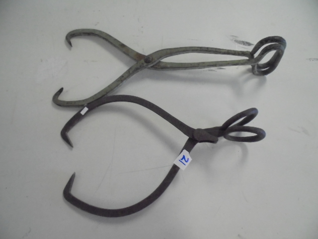 lot 21 image: Ice Tongs