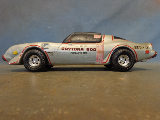 lot 44 image: Trans-Am Liquor Decanter