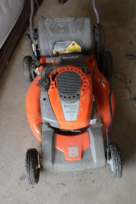 Husqvarna HD 725E Self Propelled Mower