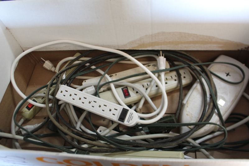 Box of Powerstrips