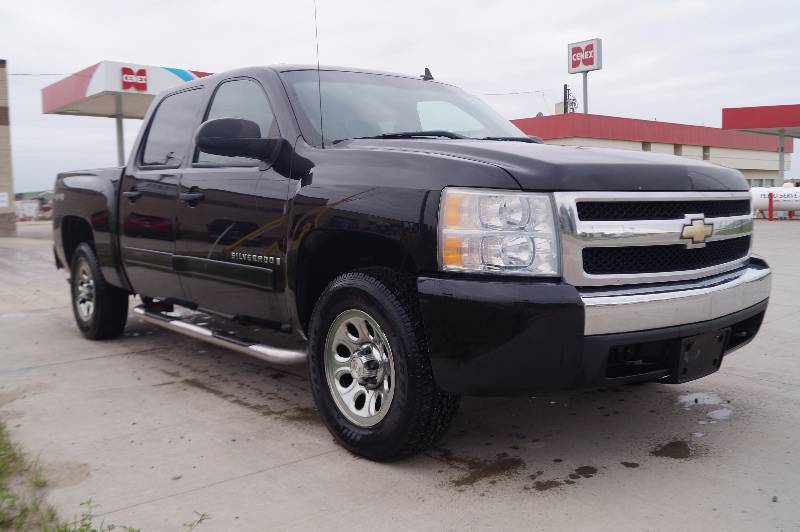 lot 1 image: 2007 Chevrolet Silverado 4x4