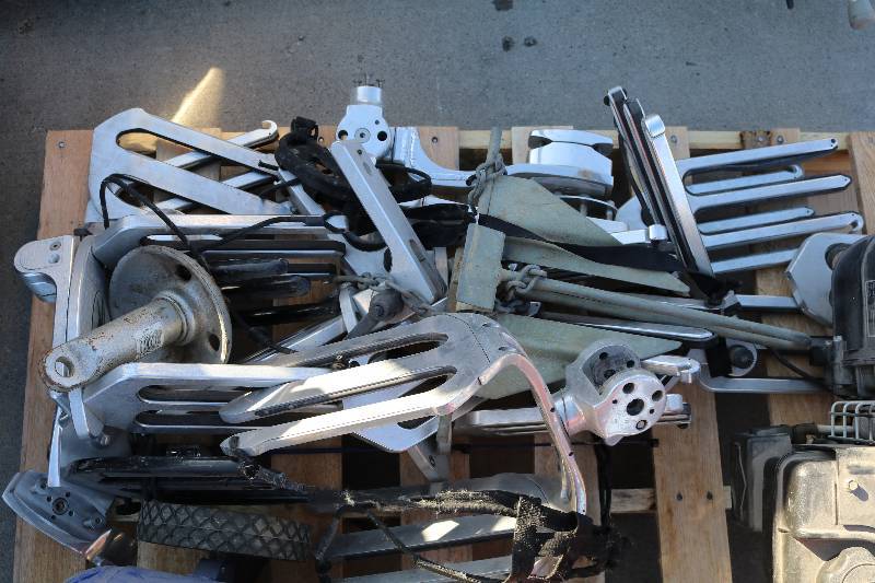 lot 3 image: Wakeboard Holders