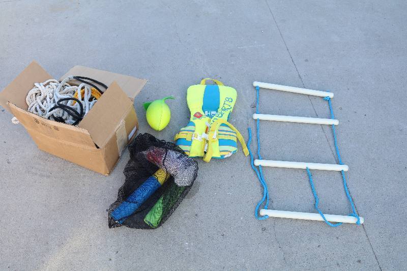 lot 7 image: RopesLadderWater Toys