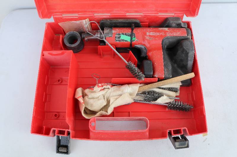 lot 42 image: Hilti Screw Gun