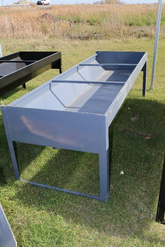 lot 62 image: Cattle FeederTrough