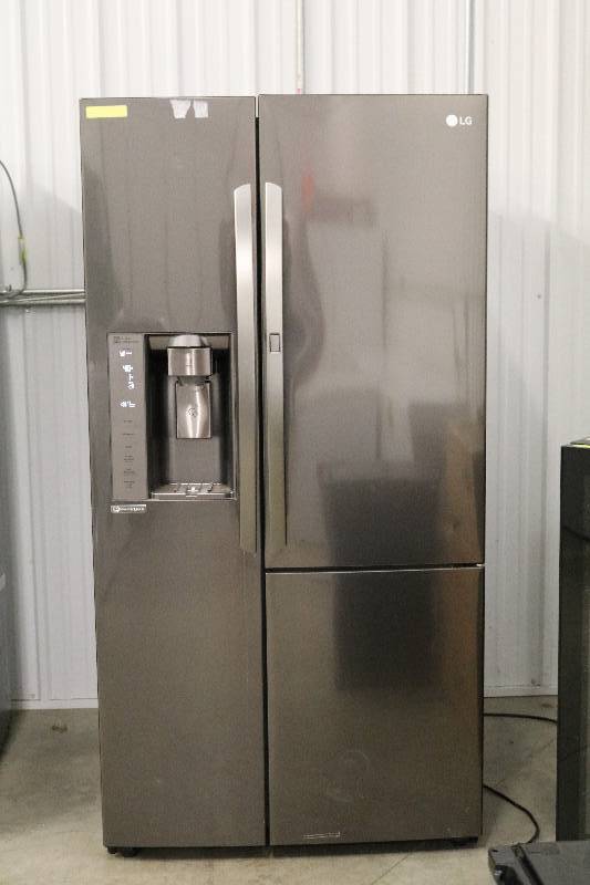 lot 104 image: LG FridgeFreezer