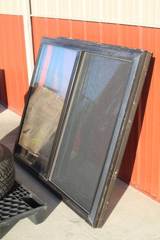 lot 79 image: Windows
