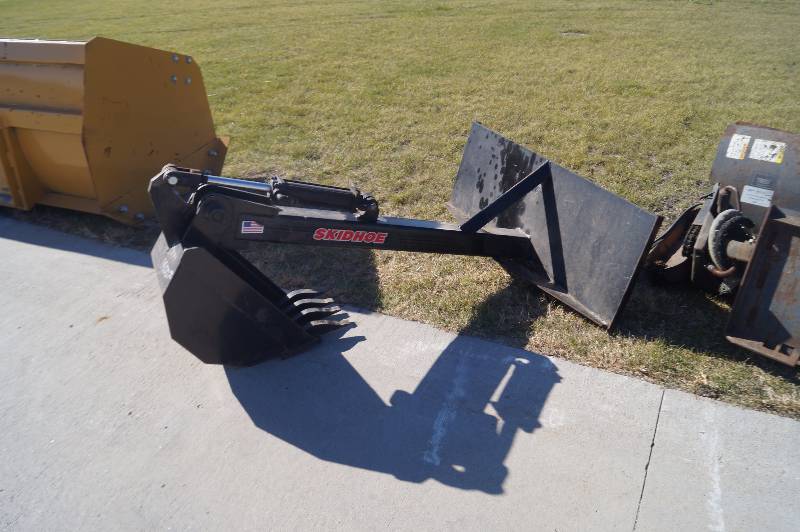 lot 83 image: Skid Steer Backhoe