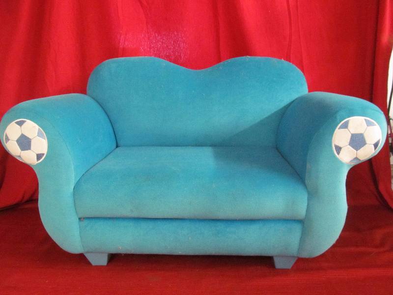 childs sofa