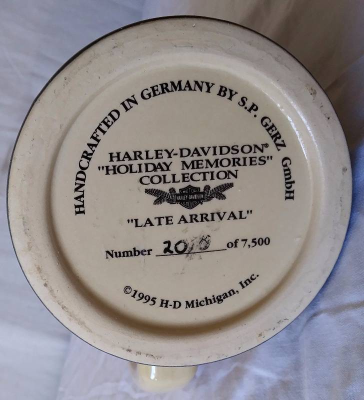 lot 2 image: 2 of 2) Numbered & Limited Edition Harley-Davidson, 1997 Roadside Revelation from Holiday Memories Stein Collection
