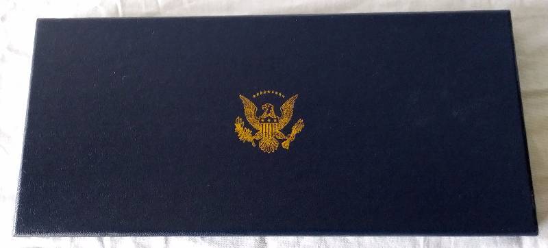 lot 10 image: Morgan Mint Limited Edition Collectible 2005 President George W. Bush Commemorative Inauguration Cover - Medal & Stamps