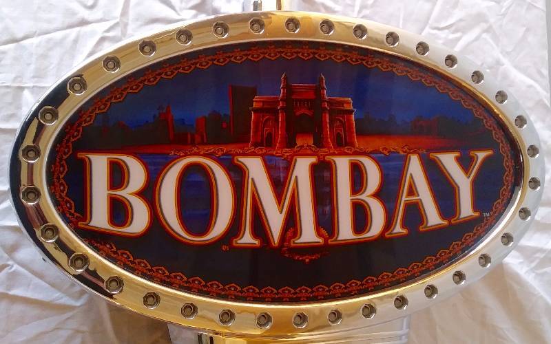 lot 13 image: Bombay Table  Bar Top Light