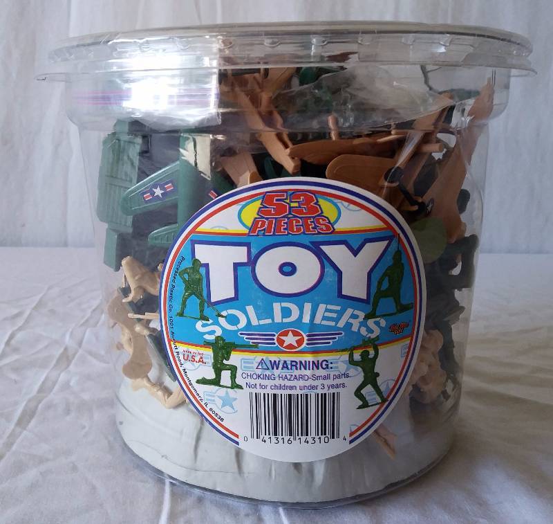 lot 19 image: Vintage Military Toys