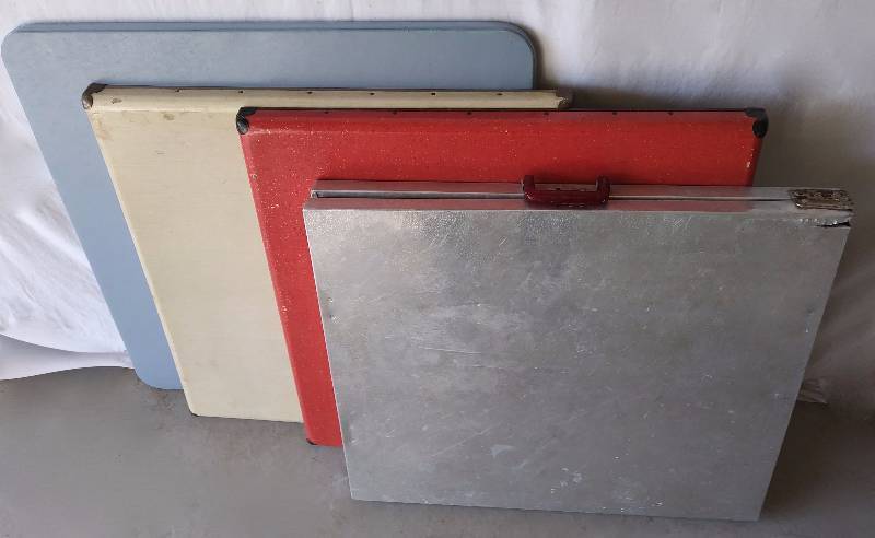 lot 22 image: Vintage 4 Folding Tables & Vintage Convertible ChairStep Stool
