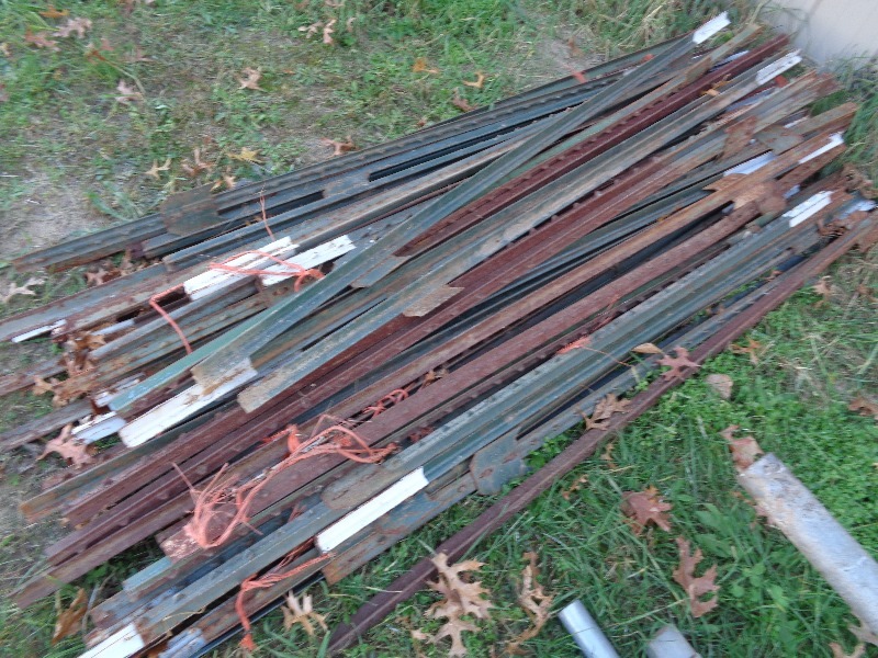 lot 59 image: Approx 80 Fence Posts